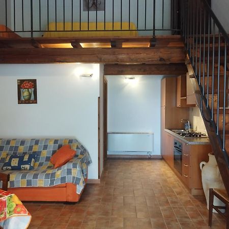 Agriturismo Le Cascine Castel di Tora Extérieur photo